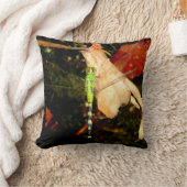 青いトンボ、黒い枕 クッション (ブランケット)