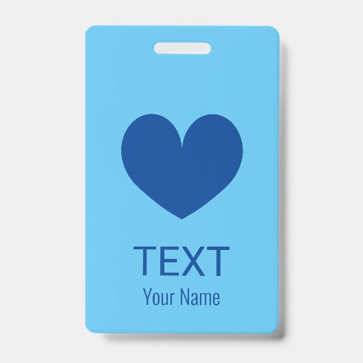 青いハートのロゴが入ったカスタムネームバッジ バッジ (正面)