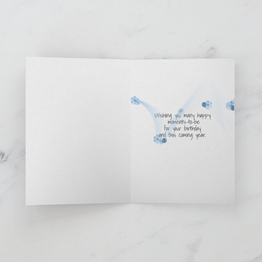 青いバイクの誕生日のデイジーのバスケット カード (内部)