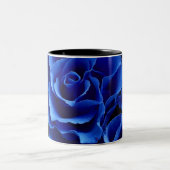 青いバラの花の植物ロマンスTwo-Toneコーヒーm ツートーンマグカップ (中央)