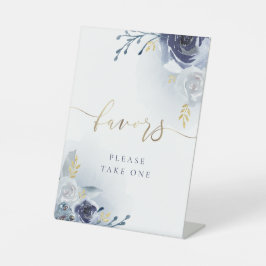 青いバラは台座の看板を支持する 台座サイン