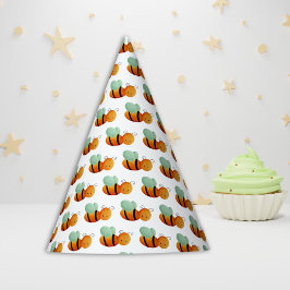 青いパターン（の模様が）ある翼を持つかわいい小さなハチ パーティーハット