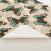 青いパンジー蝶のパターンがオフ白 シェルパブランケット (3/4)