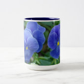 青いパンジー ツートーンマグカップ (中央)
