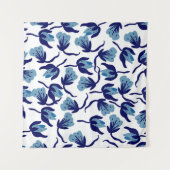 青いパンスィーの花の手描きシームレスパターン タペストリー (正面(横))