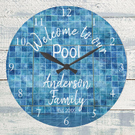 青いパーソナライズされたプールの水は私たちのプールへようこそ ラージ壁時計