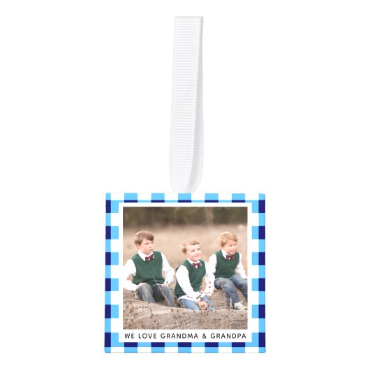 青いパーソナライズされた白の格子模様のクリスマスフォト キューブオーナメント (正面)