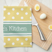 青いパーソナライズの黄色および白い水玉模様 キッチンタオル (四つ折り)