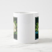 青いビロードの布の上の巨大マグノリア、c.1890 (oi) ジャンボコーヒーマグカップ (正面)