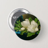 青いビロードの布の巨大なマグノリア、c.1890 (oi 缶バッジ (正面&裏面)