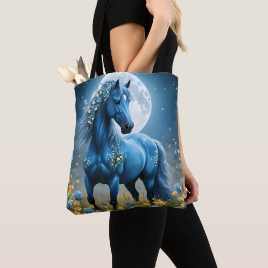 青いファンタジー魔法の馬の月の花、 トートバッグ (クローズアップ)