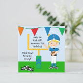 青いフットボールの誕生日の招待状のカスタムな男の子 招待状 (スタンド正面)