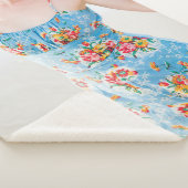 青いフローラのロマンと茶色の帽子をかぶった女性 シェルパブランケット (3/4)