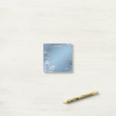 青いフローラの投稿に関する注意 ポストイット (デスク上)