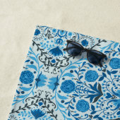 青いフローラタイル ビーチタオル (インサイチュ)