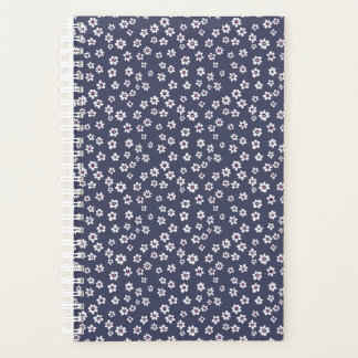 青いプランナーに小さな白い花 プランナー手帳