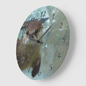 青いプールで泳ぐ可愛い茶色澄んのカワウソ ラージ壁時計 (傾斜)
