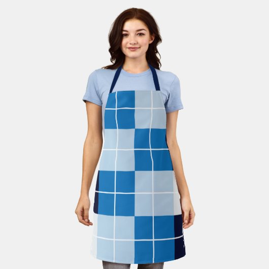 青いプ市松模様にライド模様 エプロン (着用した状態)