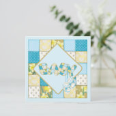 青いベビーブーティとパッチワークキルト赤ちゃんシャワー 招待状 (スタンド正面)