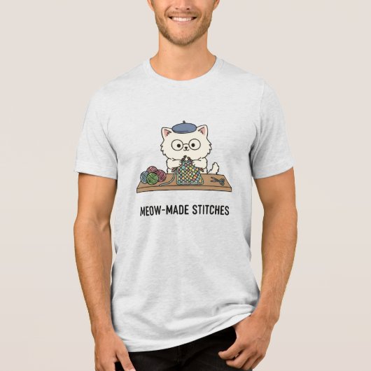 青いベレー帽をかぶったニット好きな猫 トライブレンドＴシャツ (正面)