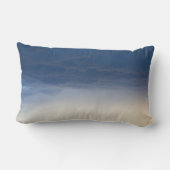 青いベージュの背景色を白に合縁どわせる ランバークッション (裏面)