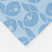 青いペンギンパターン背景 フリースブランケット (角)