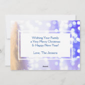 青いボケの白いクリスマスツリーの写真 ホリデー シーズンカード (裏面)