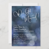 青いボケ光 & "私たち結婚しました" タイポグラフィ 招待状 (正面)