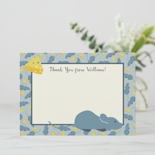 青いマウスおよびチーズフラットパネルのサンキューカード 招待状 (スタンド正面)