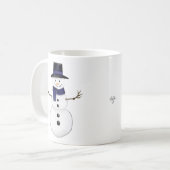 青いマフラーと帽子を身に着けた雪だるま コーヒーマグカップ (正面左)