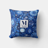 青いモダンしぼりモノグラムアクセント枕 クッション (正面)
