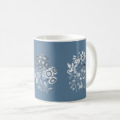 青いモノクロの花 コーヒーマグカップ (正面右)