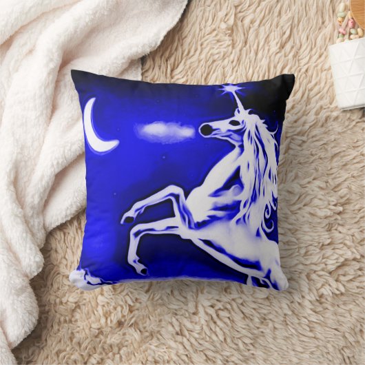 青いユニコーン夜エアブラシの芸術の装飾用クッション クッション (ブランケット)