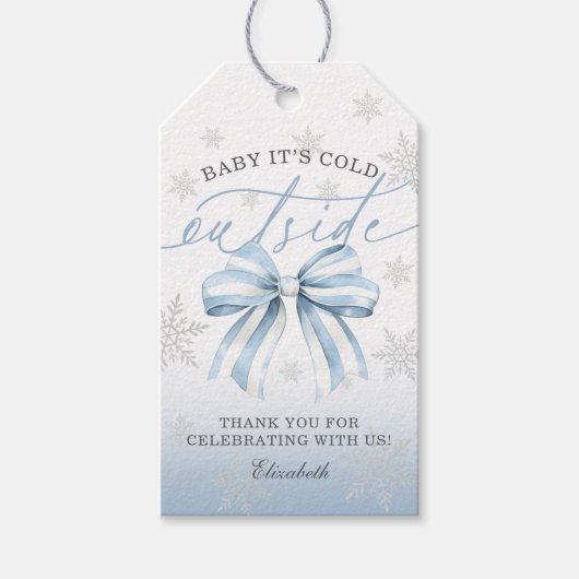 青いリボンの赤ちゃん 寒いよ 外は赤ちゃん歓迎会 ギフトタグ (正面)