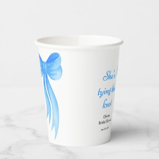 青いリボン 結婚式前のお祝いパーティー 紙コップ (左)