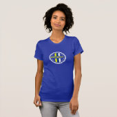 青いレディースのバッジ Tシャツ (正面フル)