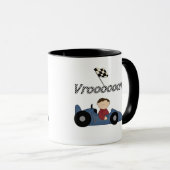 青いレースカーのTシャツおよびギフト マグカップ (正面右)