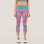 青いロマンチックな背景にピンクの牡丹の花 カプリレギンス (正面)