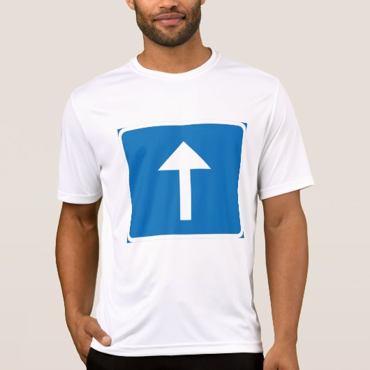 青い一方向のトラフィックのサインアップ矢印の道路記号 Tシャツ (正面)