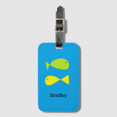 青い上の可愛い緑と黄色の魚 ラゲッジタグ (正面縦)