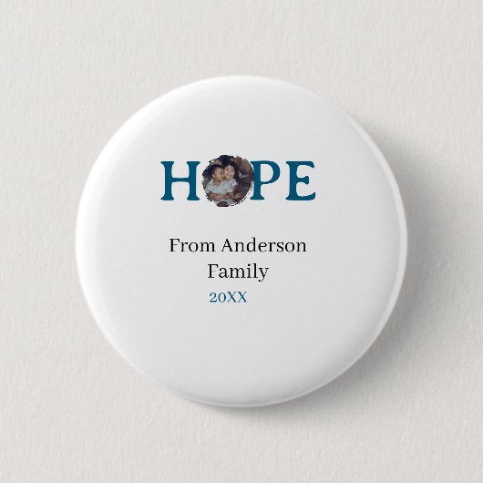 青い休日の希望 太文字の子供の写真 名前よー 缶バッジ (正面)