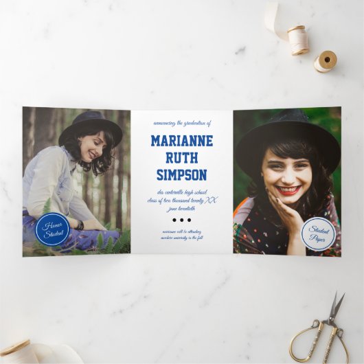 青い円5 – 写真の卒業 三つ折り招待状 (内部)