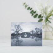 青い冬の運河の風景 ポストカード (スタンド正面)