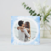 青い冬の雪の日の写真を保存 招待状 (スタンド正面)