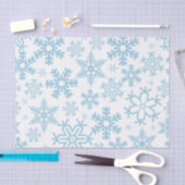 青い冬の雪の結晶の白 薄葉紙 (クラフト)