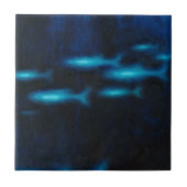 青い半透明の魚のシルエット タイル (正面)