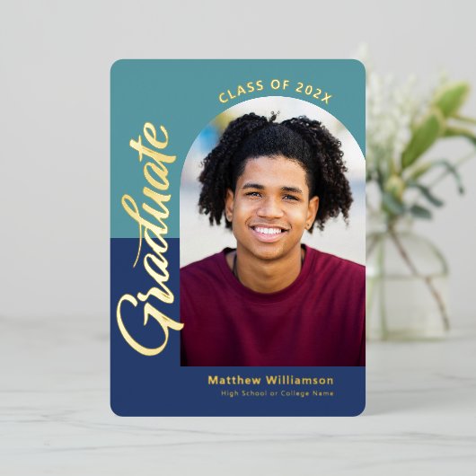 青い卒業式4フォトアはっきりしたーチパーティー実在金ゴールド 箔招待状 (立ち正面)