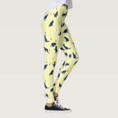 青い可愛い子猫と赤い魚 レギンス (右)