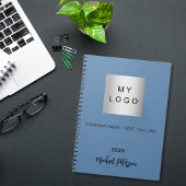 青い名前のスクリプト ビジネス ロゴ ノートブック