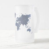 青い吹き付け塗装の世界地図 フロストグラスビールジョッキ (正面右)